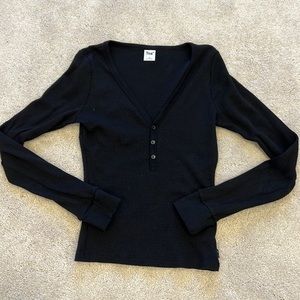Aritzia TNA Black Waffle Long Sleeve Shirt Henley Top in Size M GUC
